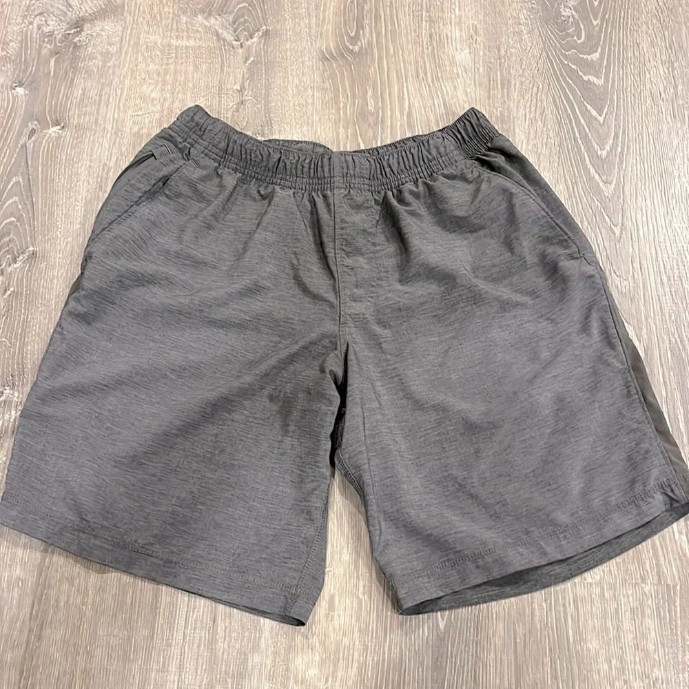 Kirkland by Costco Pace Breaker Short Linerless in Grey Crosshatch